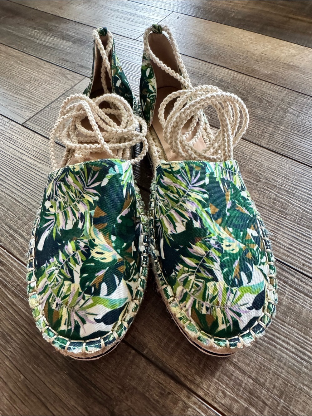 Jennifer Lopez Green Tropical Print Espadrille Lace-Up Wedge - Picture 2 of 5